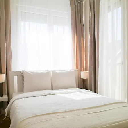 Filinhome Papa 4 Apartman Novi Sad