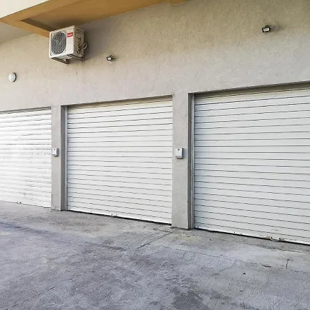 Filinhome Papa 4 * Novi Sad